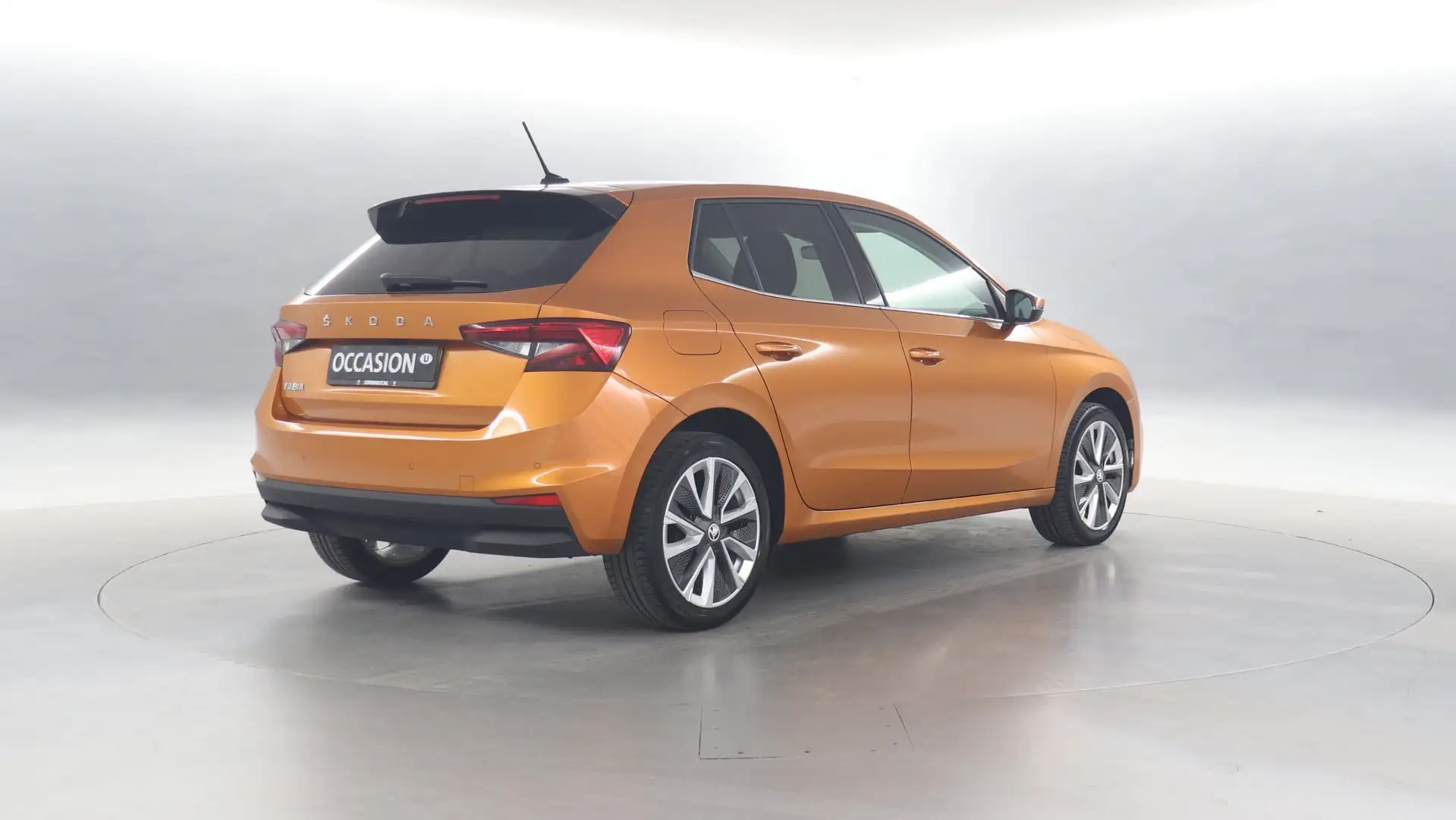 Skoda Fabia 1.0 TSI 95pk Business Edition / Navigatie / Camera Oranje - 2