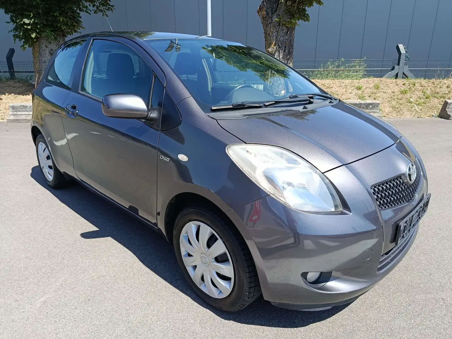 Toyota Yaris Yaris 1.4 Turbo D4D Connected Gris - 2