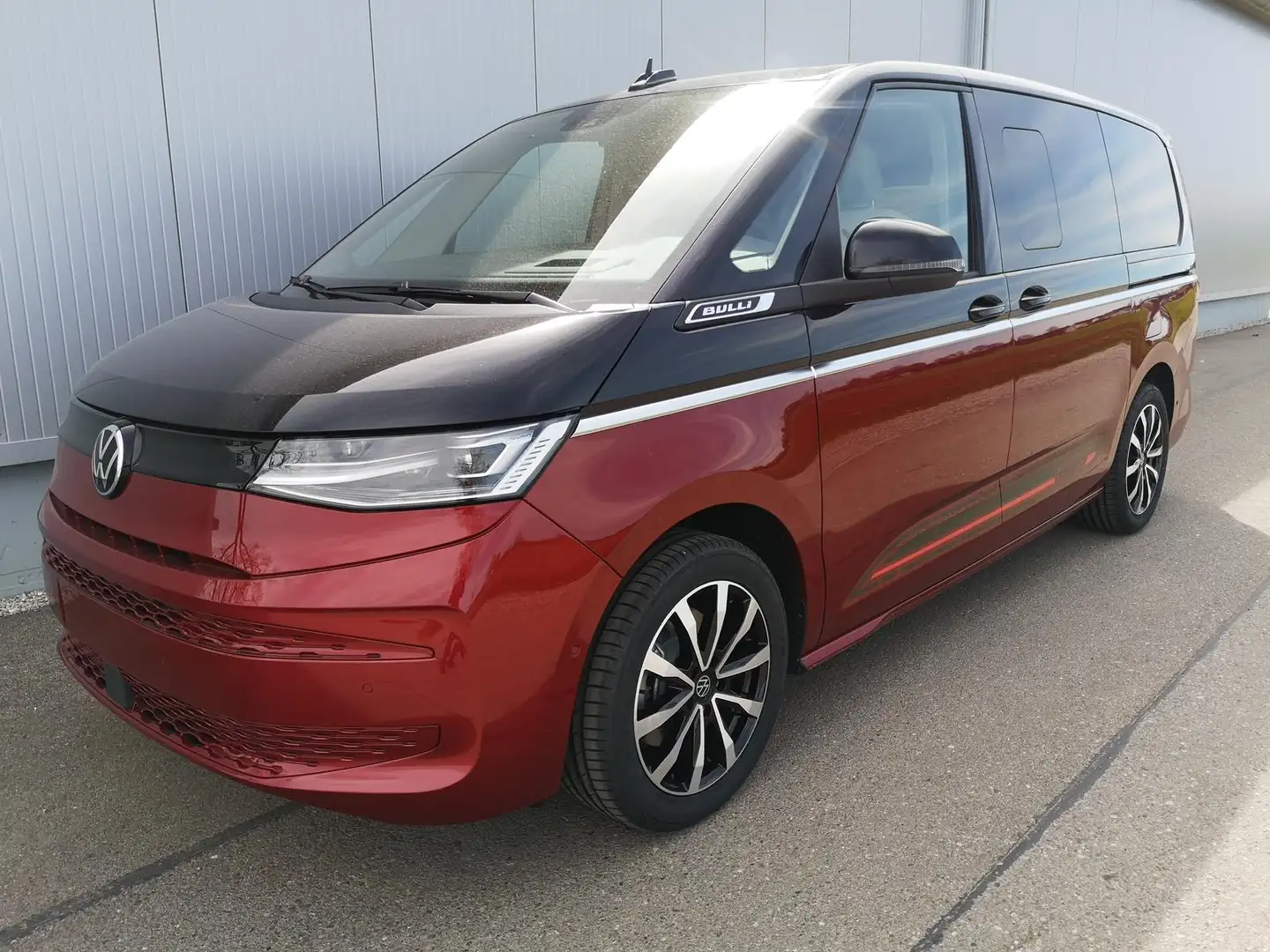 Volkswagen T7 Multivan 1,5eHybrid DSG 4Motion Sport Edition Elegance LÜ 5 Schwarz - 1