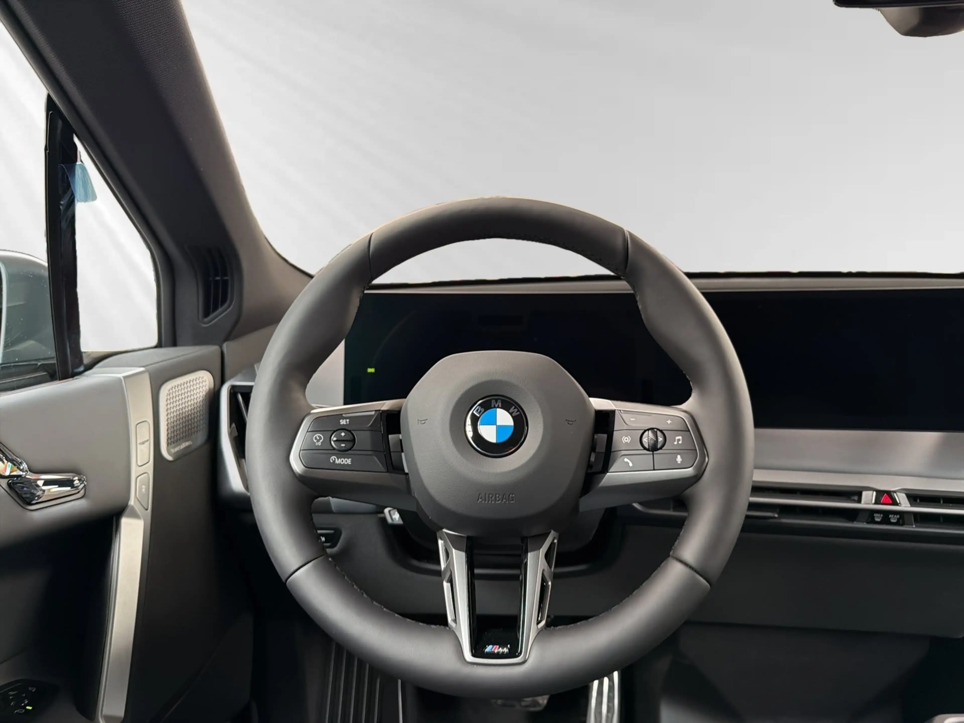 BMW iX xDrive60 M Sport Pro|AHK|SkyLounge|DA-Prof. — photo 12