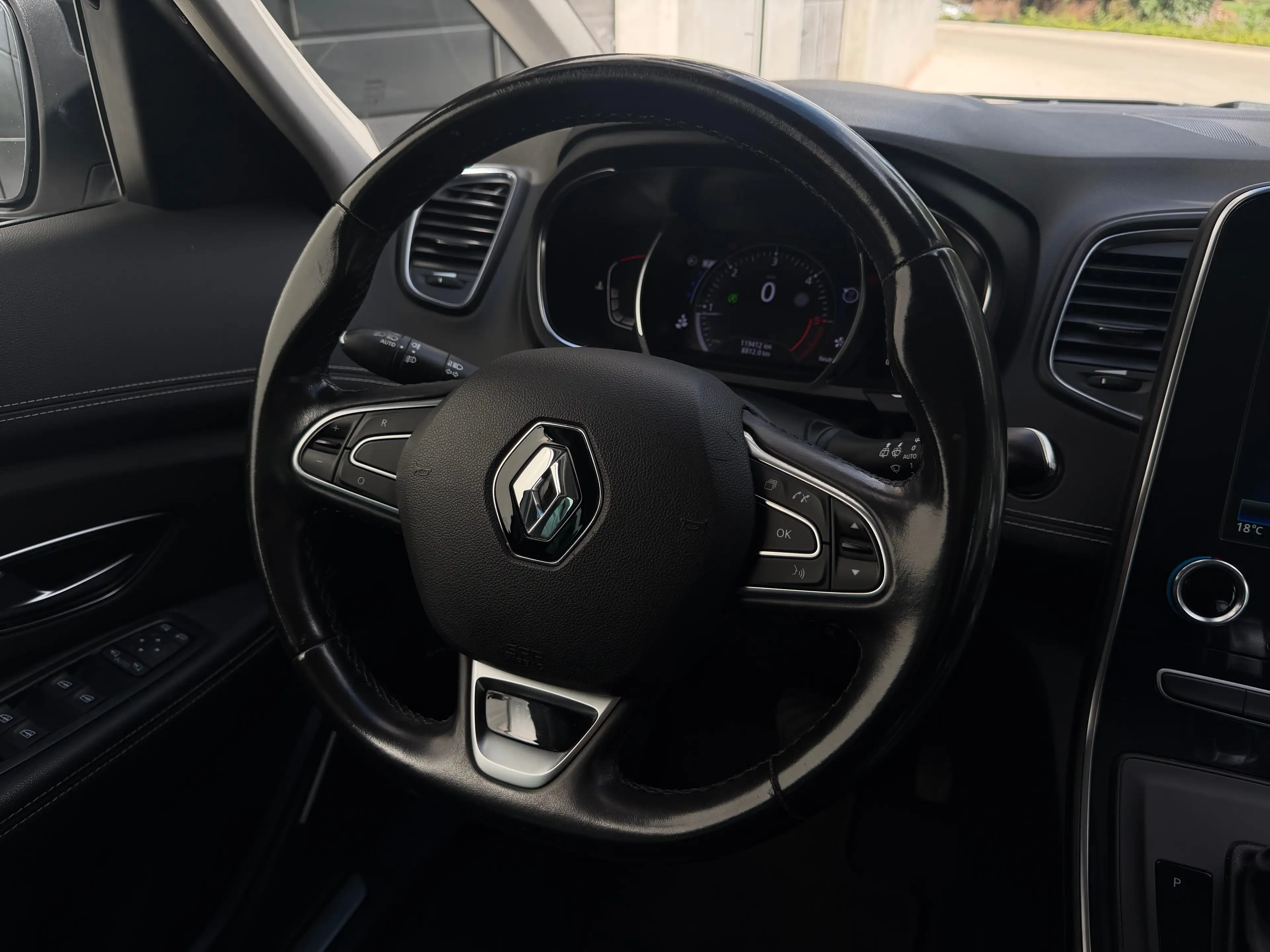 Renault Grand Scenic 1.7 DCI 7 PLACES/BOÎTE AUTO/BOSE ÉDITION/CLIM/NAV/CAPTLAY — photo 15