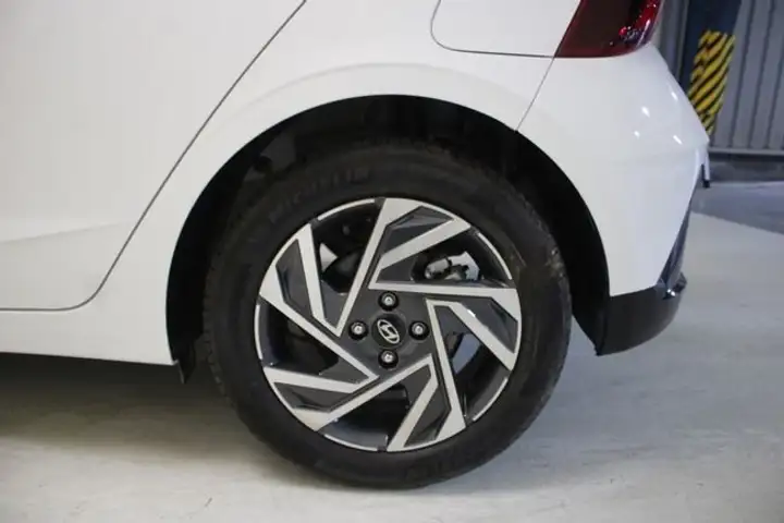 Hyundai i20 5P TGDI 1.0 KLASS 2025, foto 11