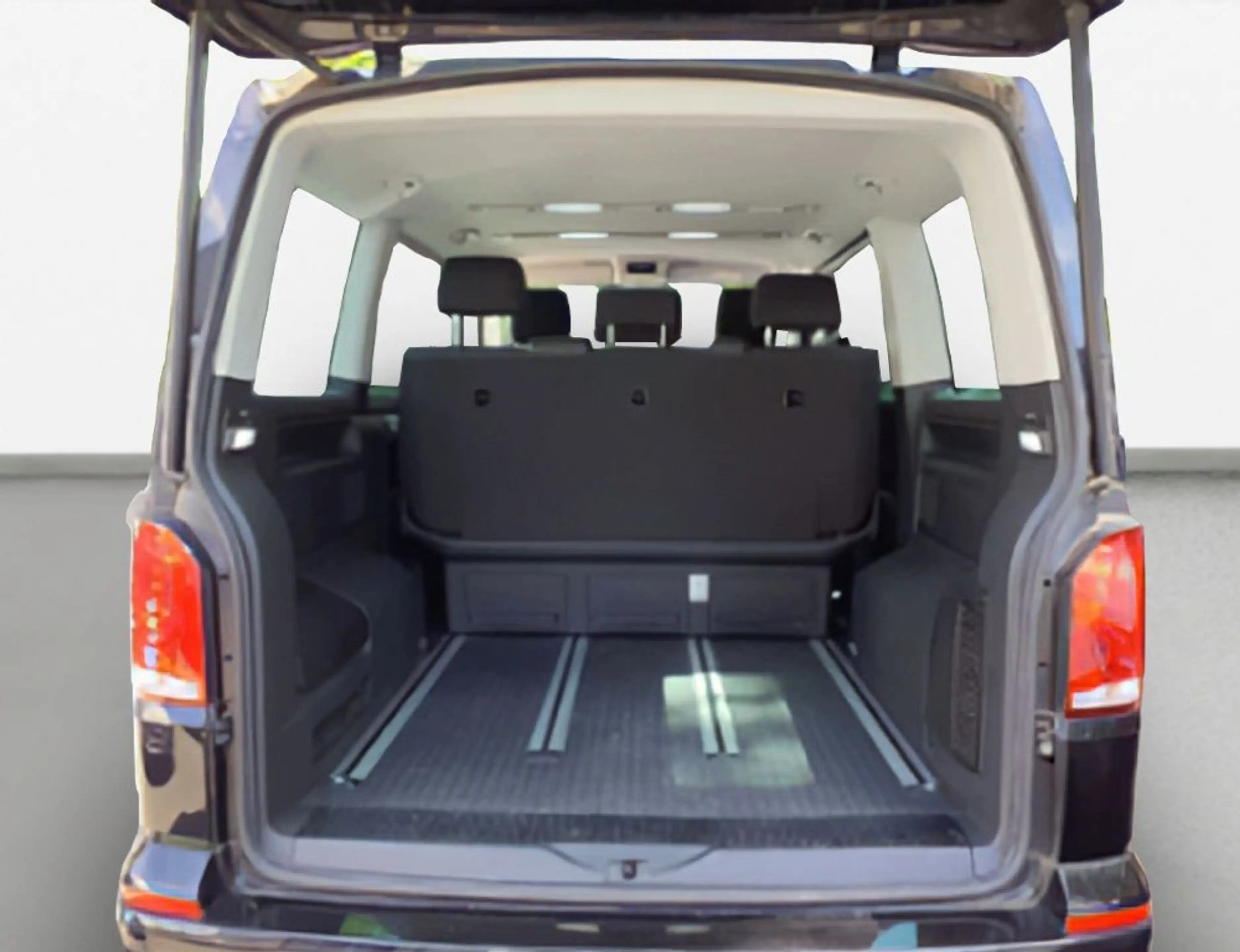 Volkswagen T6.1 Multivan 2.0 TDI Trendline DSG*PDC*KAM*NAV* — photo 4