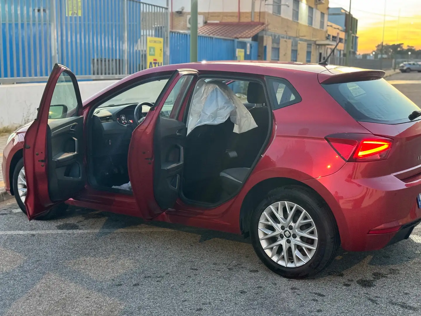 SEAT Ibiza 1.0 TSI S Rojo - 1