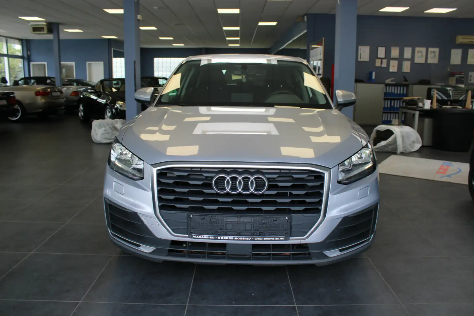 Audi Q2 1.0 TFSI Ultra - AHK - Silber - 2