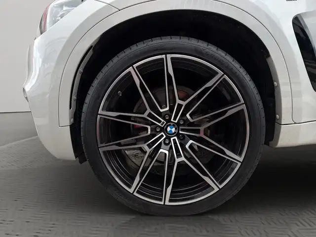 BMW X6 view 8