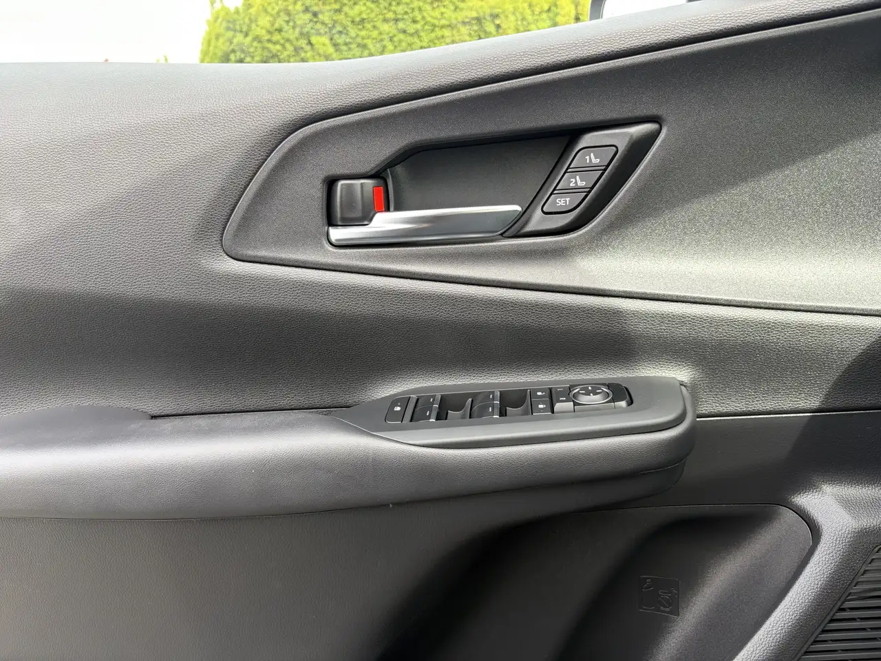 Toyota Prius Prime снимка Toyota Prius Prime