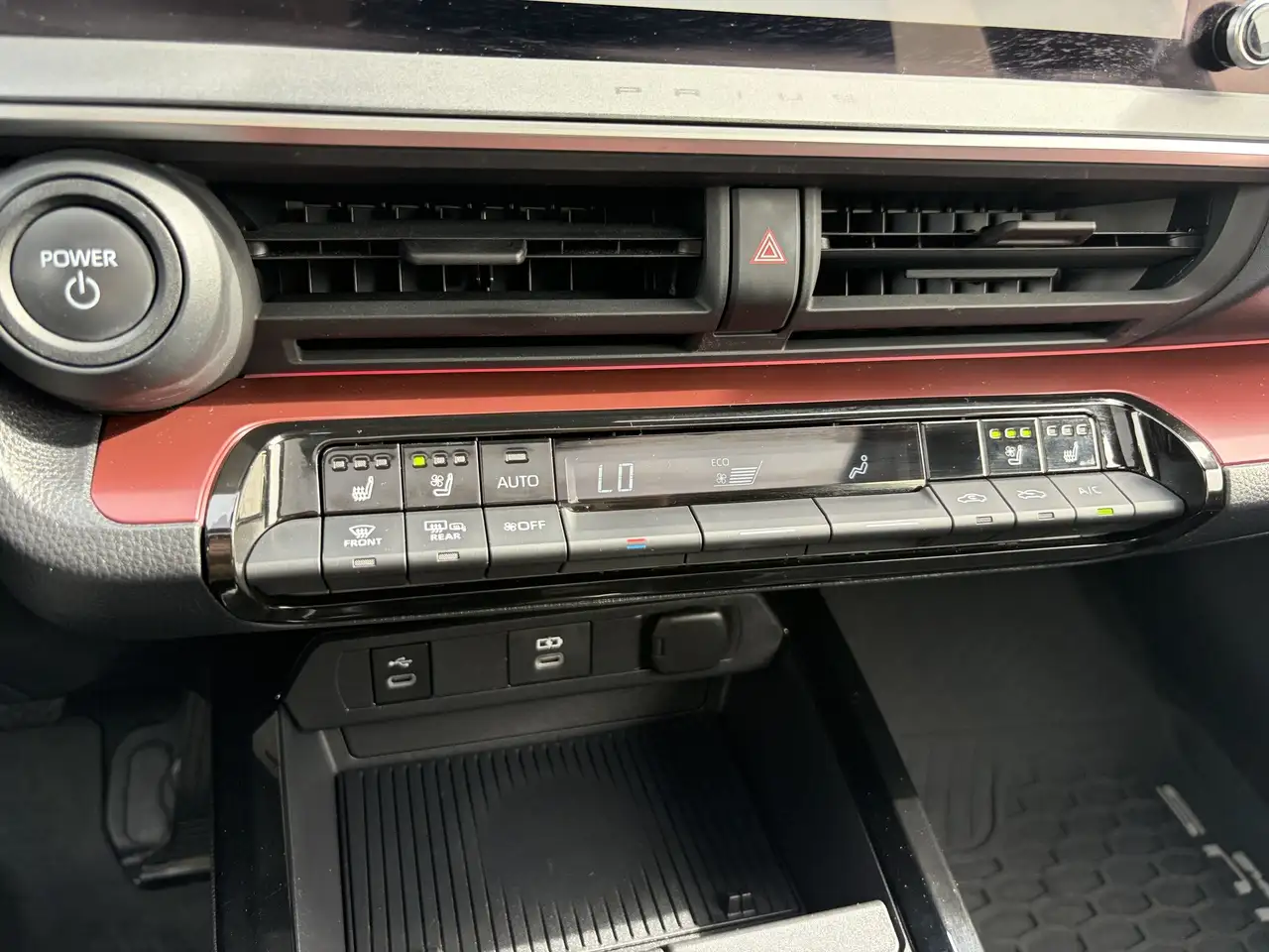 Toyota Prius Prime снимка Toyota Prius Prime