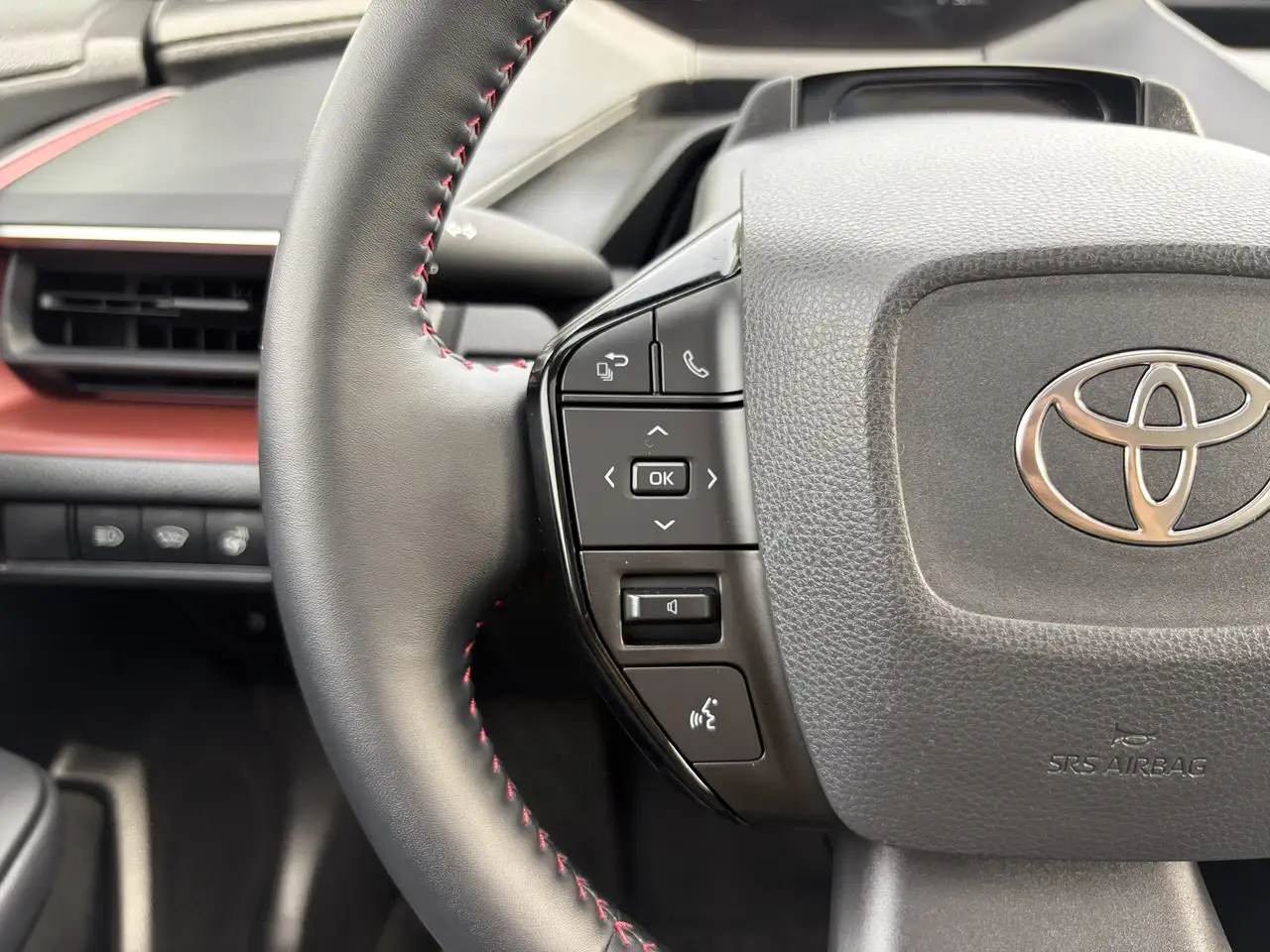 Toyota Prius Prime снимка Toyota Prius Prime