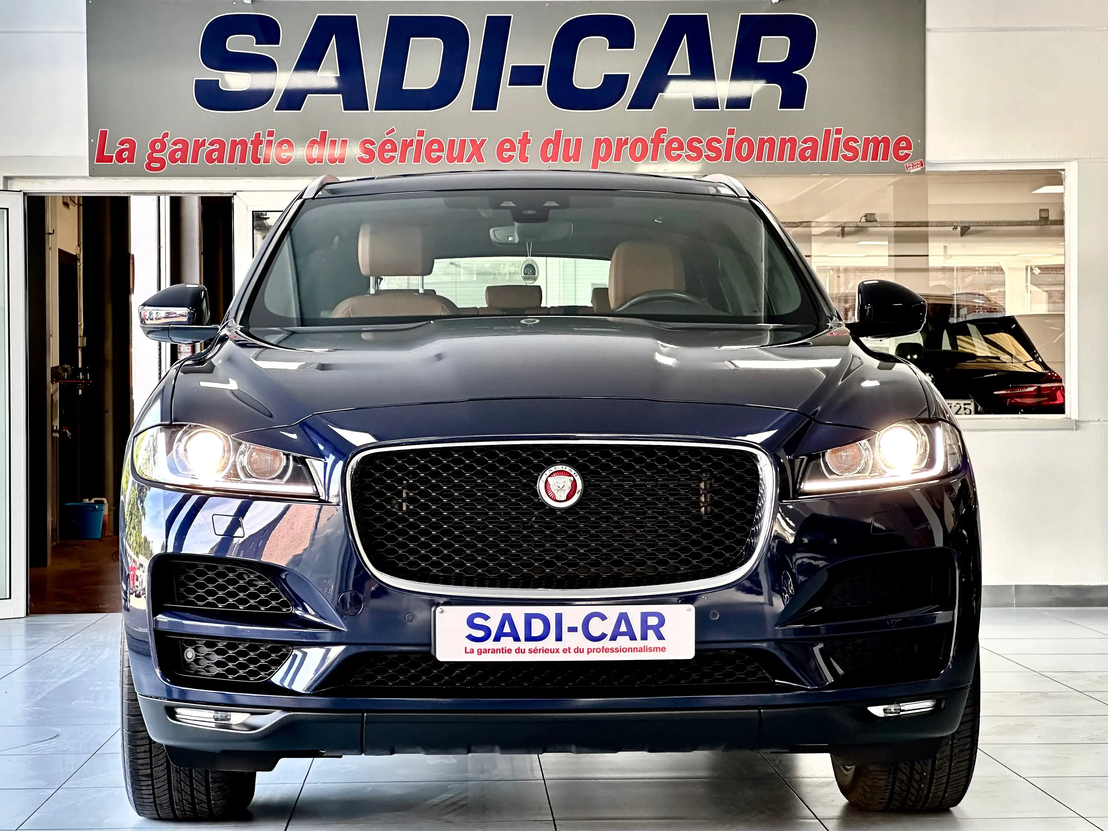 Jaguar F-Pace 3.0 D 300cv V6 AWD - PORTOFOLIO - FULL OPT. — photo 2