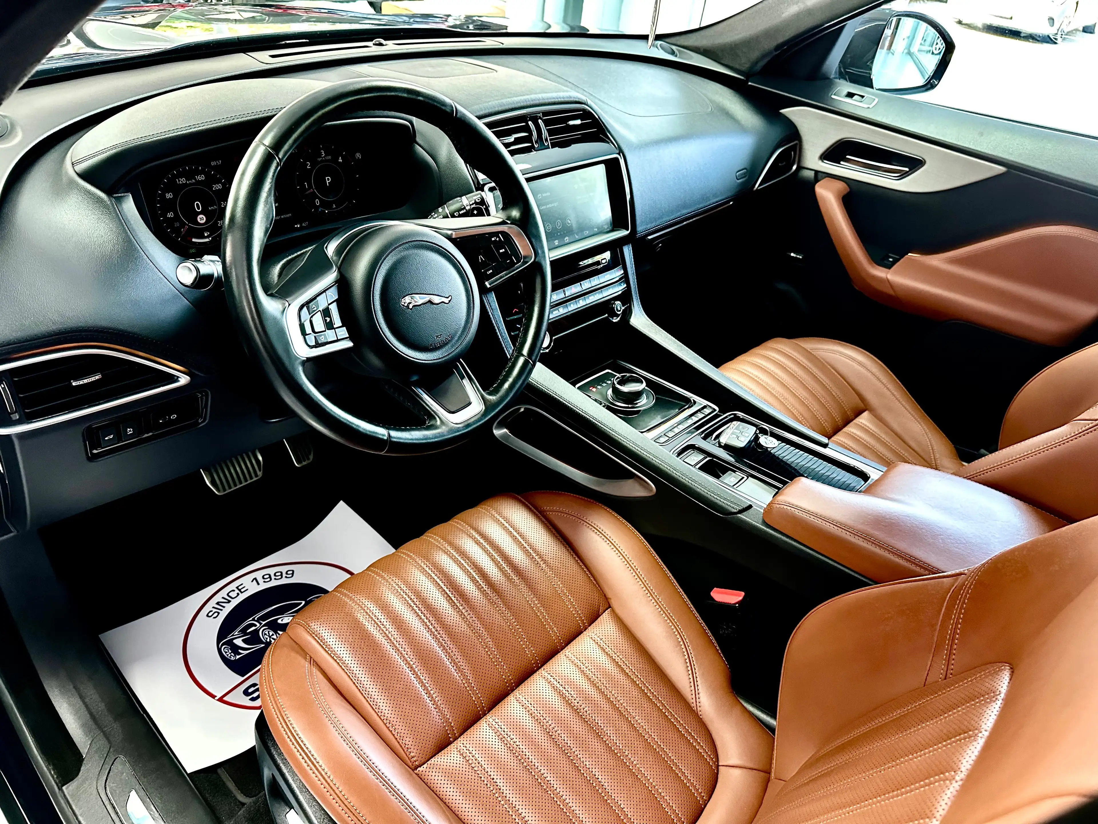Jaguar F-Pace 3.0 D 300cv V6 AWD - PORTOFOLIO - FULL OPT. — photo 8