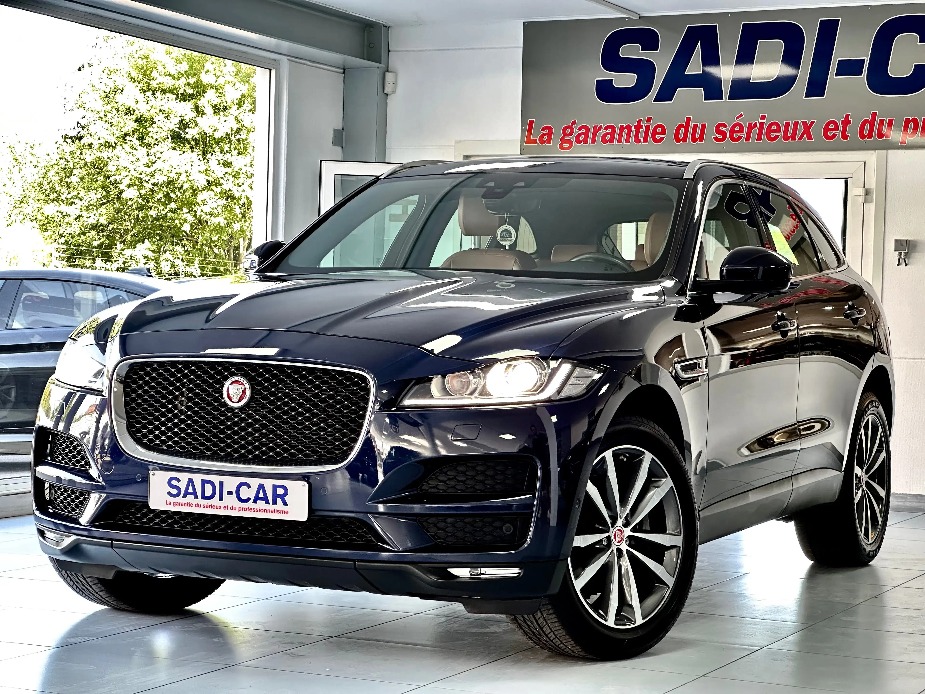 Jaguar F-Pace 3.0 D 300cv V6 AWD - PORTOFOLIO - FULL OPT. — photo 3