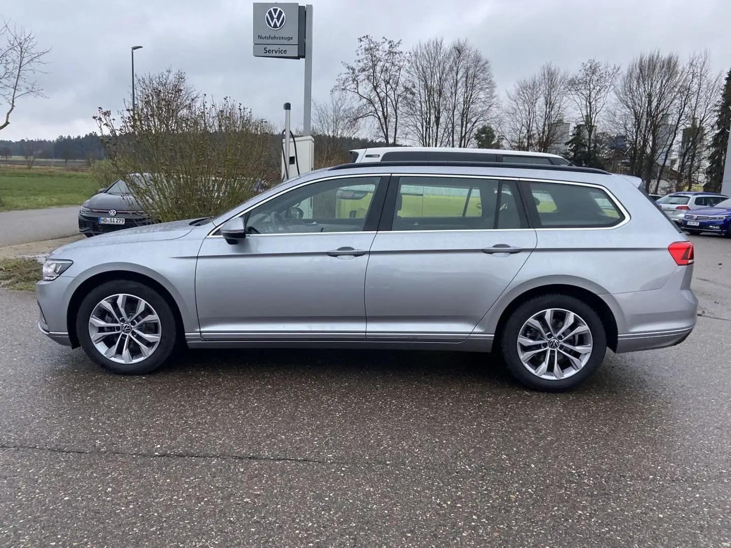 Volkswagen Passat Variant 2.0 TSI DSG Business 17"+NAVI+LED Silber - 2