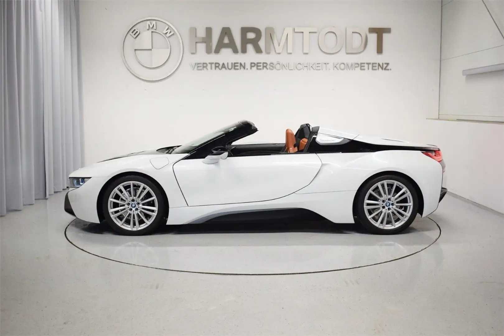 BMW i8 Roadster Bianco - 2