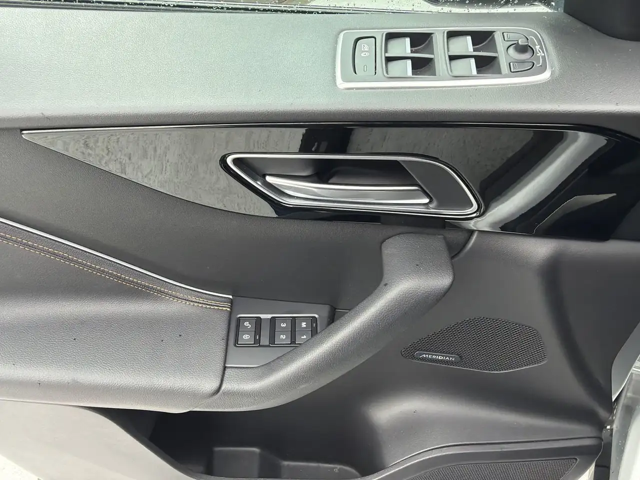 Jaguar F-Pace снимка Jaguar F-Pace