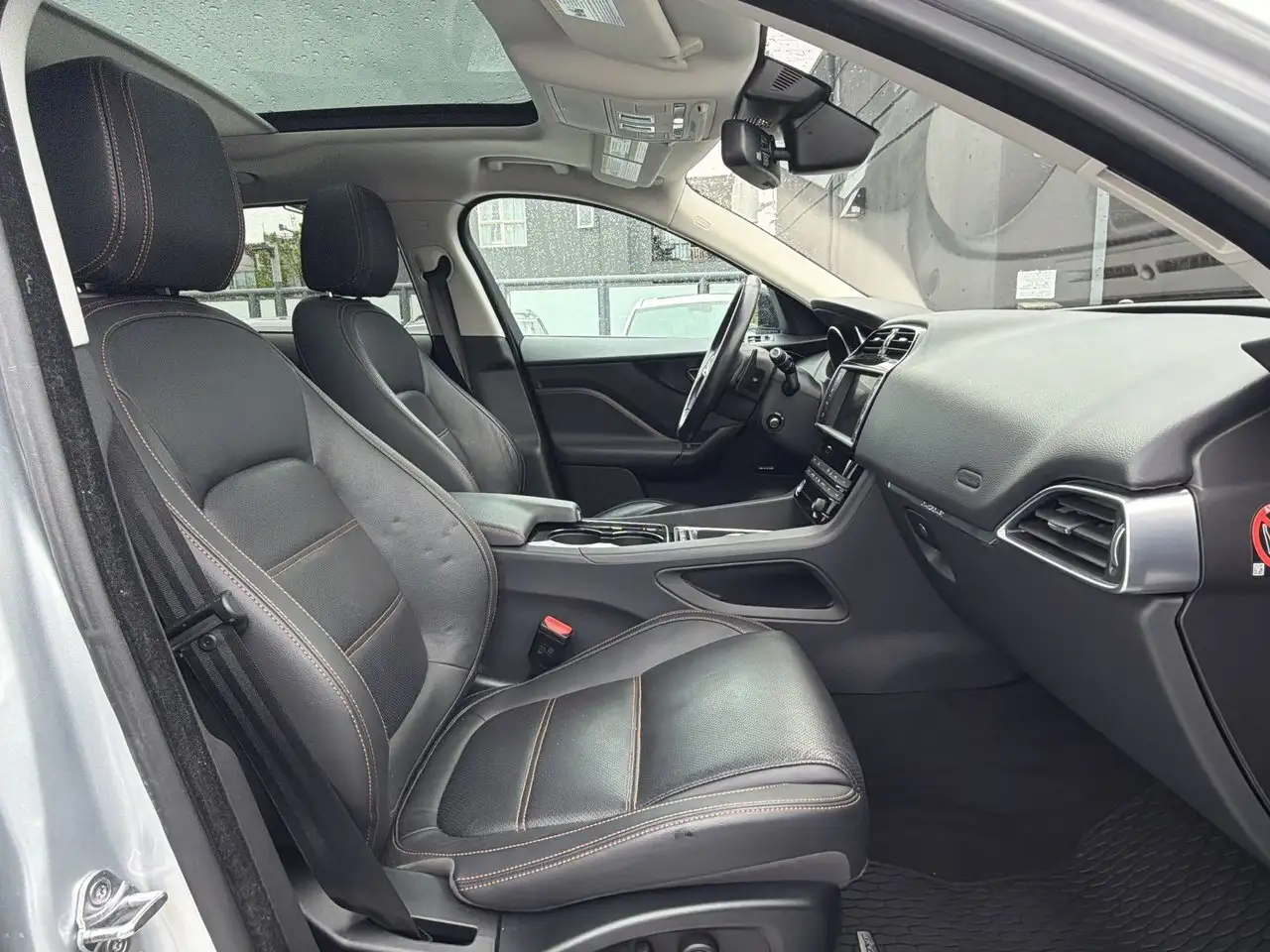 Jaguar F-Pace снимка Jaguar F-Pace