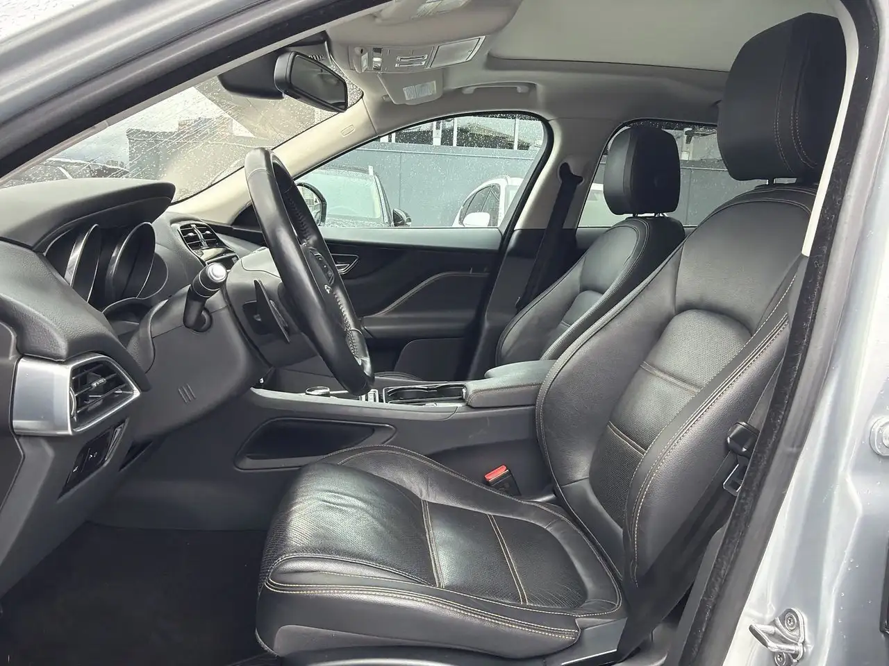 Jaguar F-Pace снимка Jaguar F-Pace