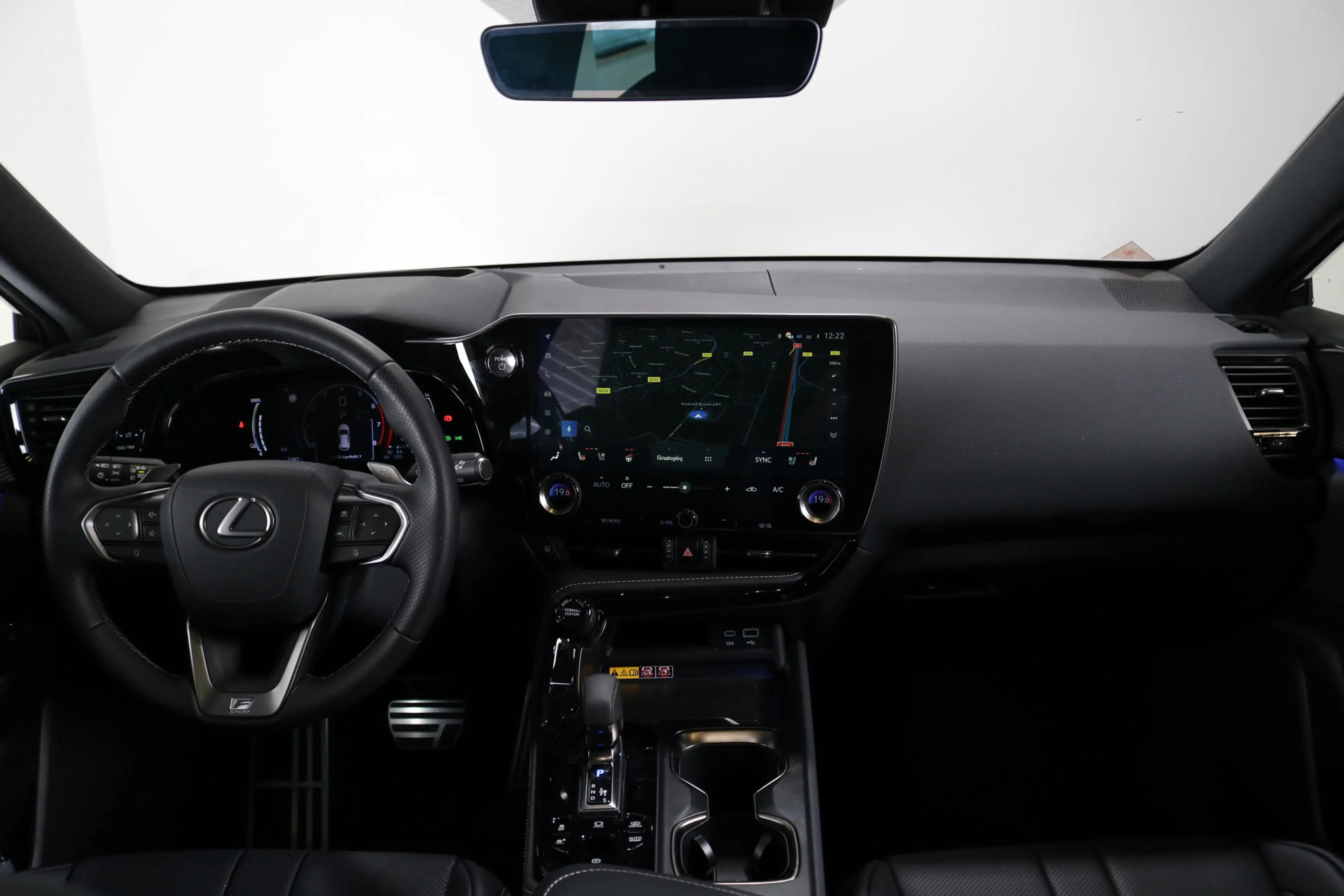 Lexus NX 450h+ AWD F SPORT Line | Panorama dak | HUD | Adaptieve — photo 2