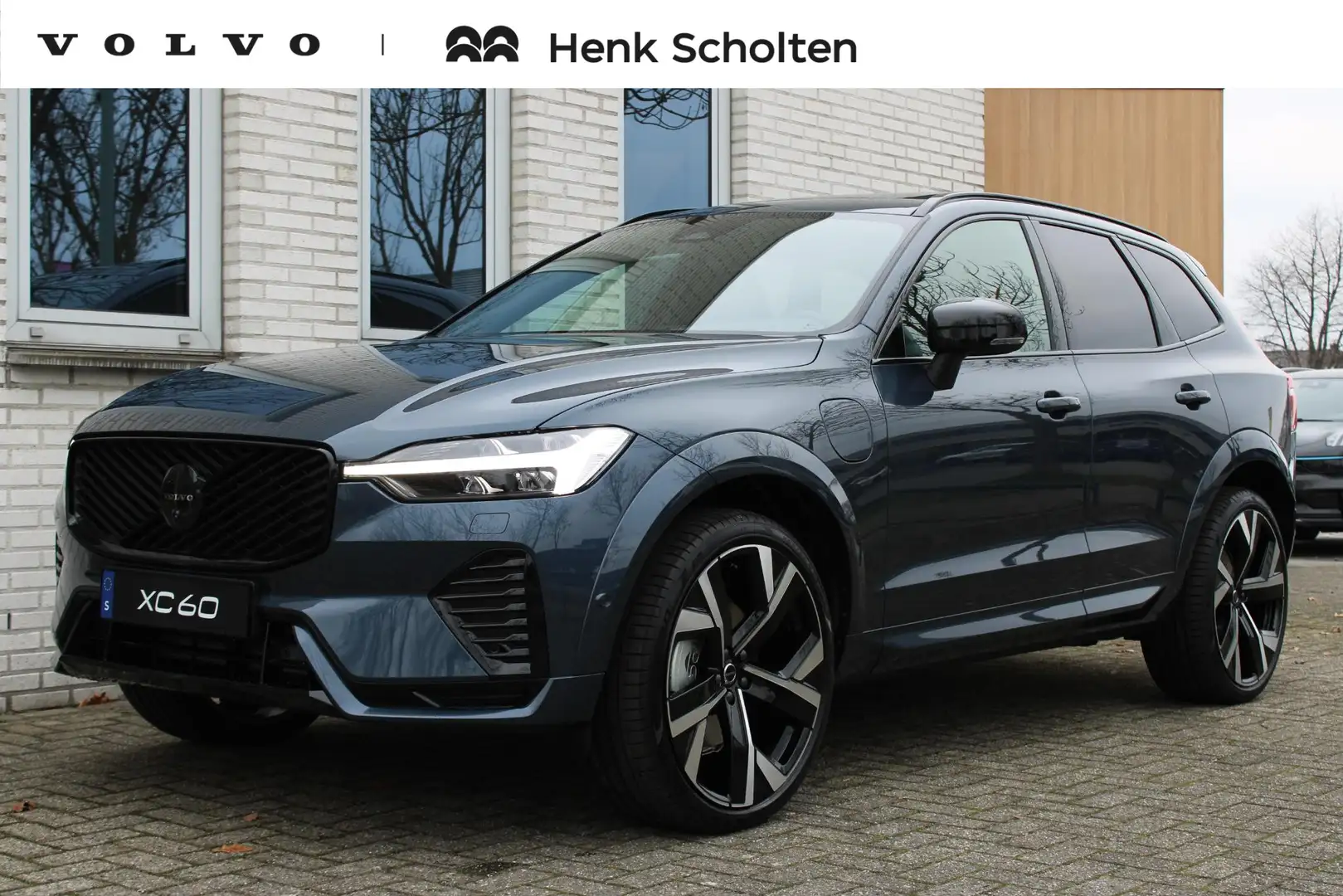 Volvo XC60 2.0 T6 Plug-in hybrid AWD Ultra Black Edition | Na Blau - 1
