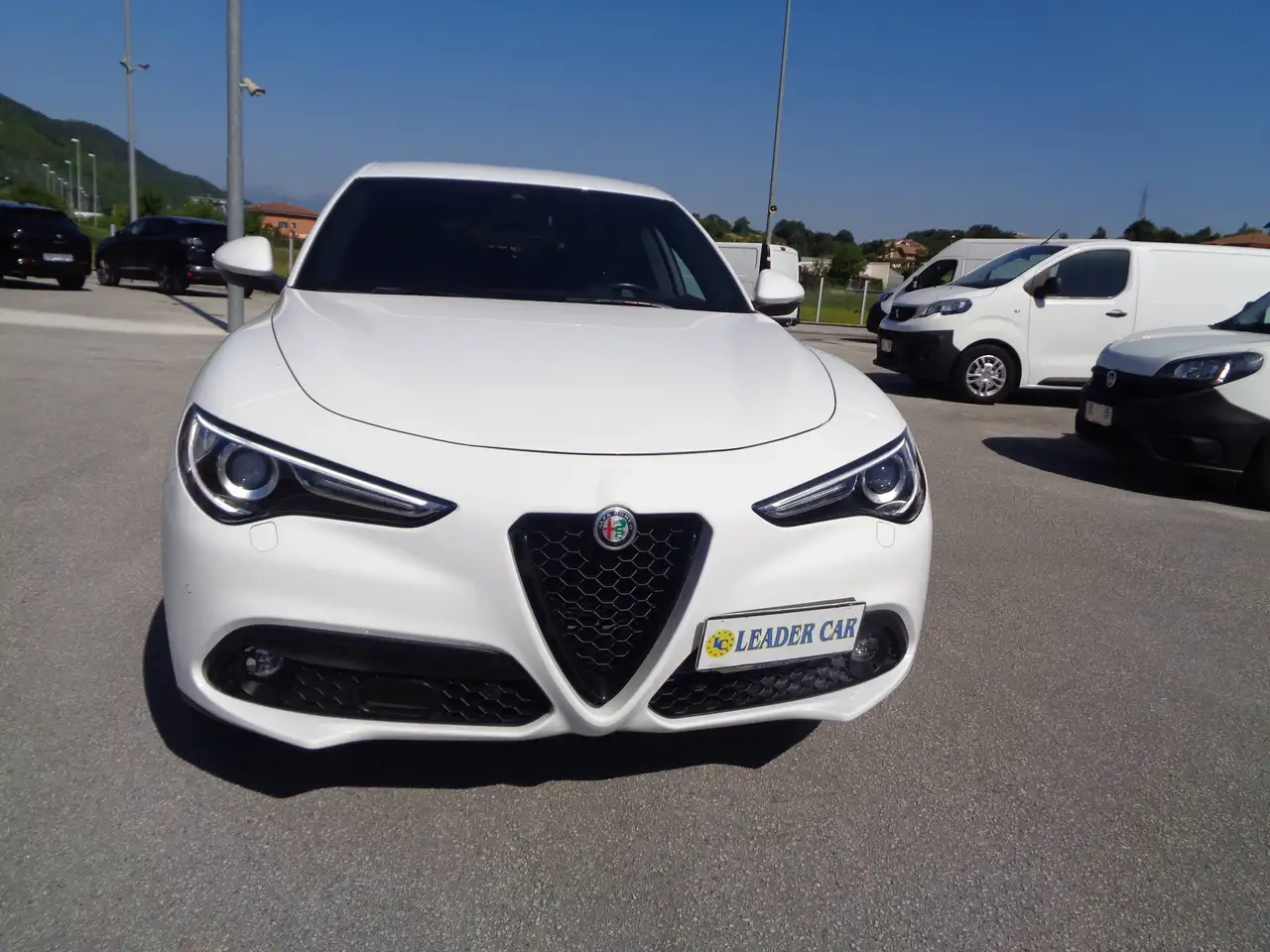 Alfa Romeo Stelvio 2022 — фото 8