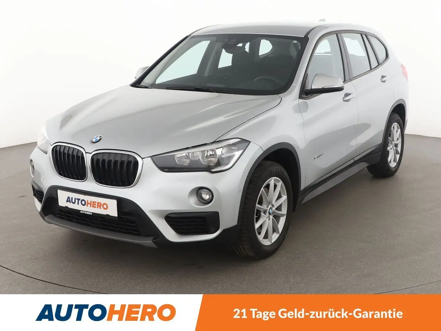 BMW X1 sDrive 18i Advantage *TEMPO*PDC*ALU*KLIMA* Grau - 1