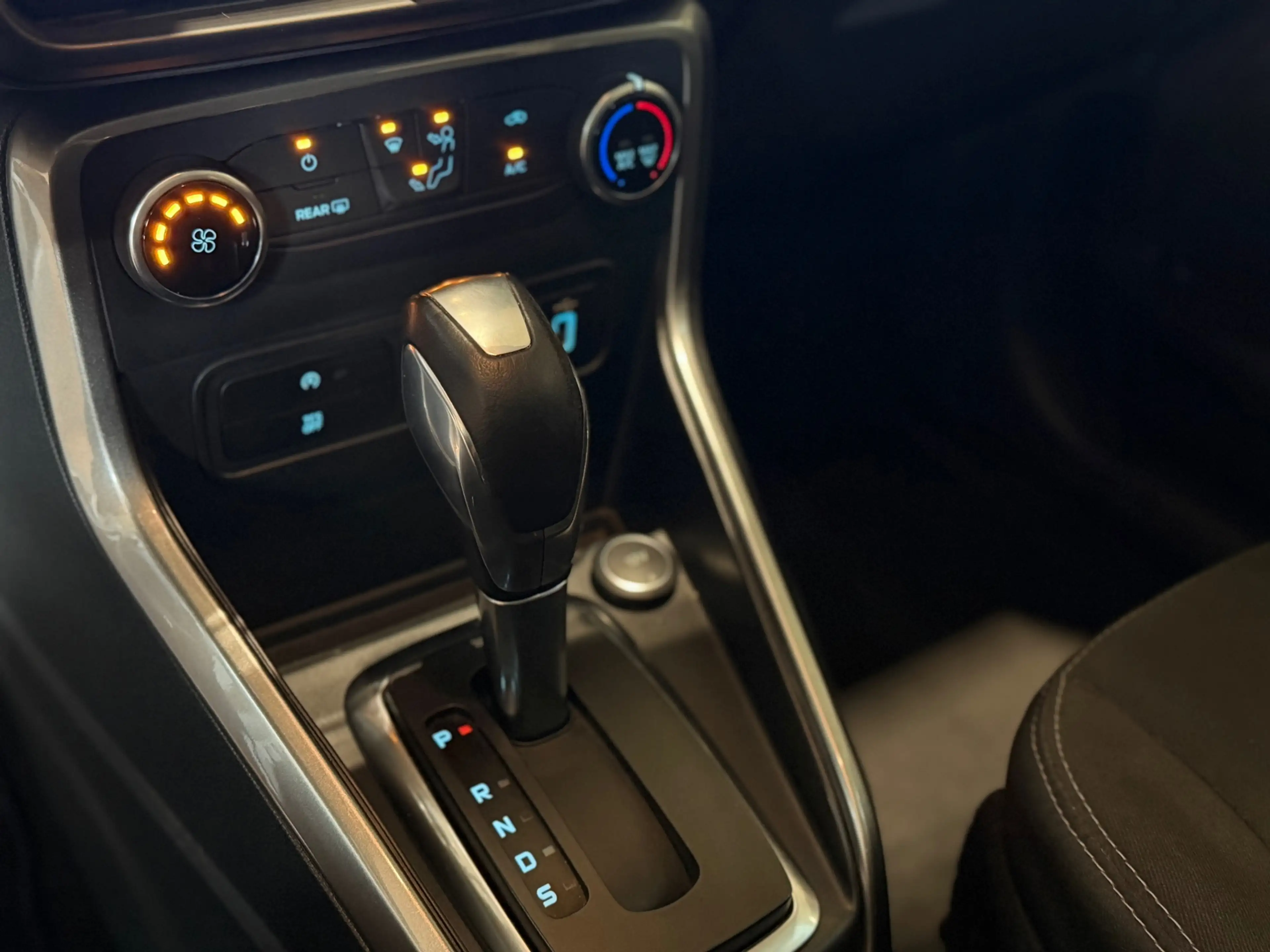 Ford EcoSport 1.0 EcoBoost Titanium Automaat |NAVI|PCD|LMV| — photo 4