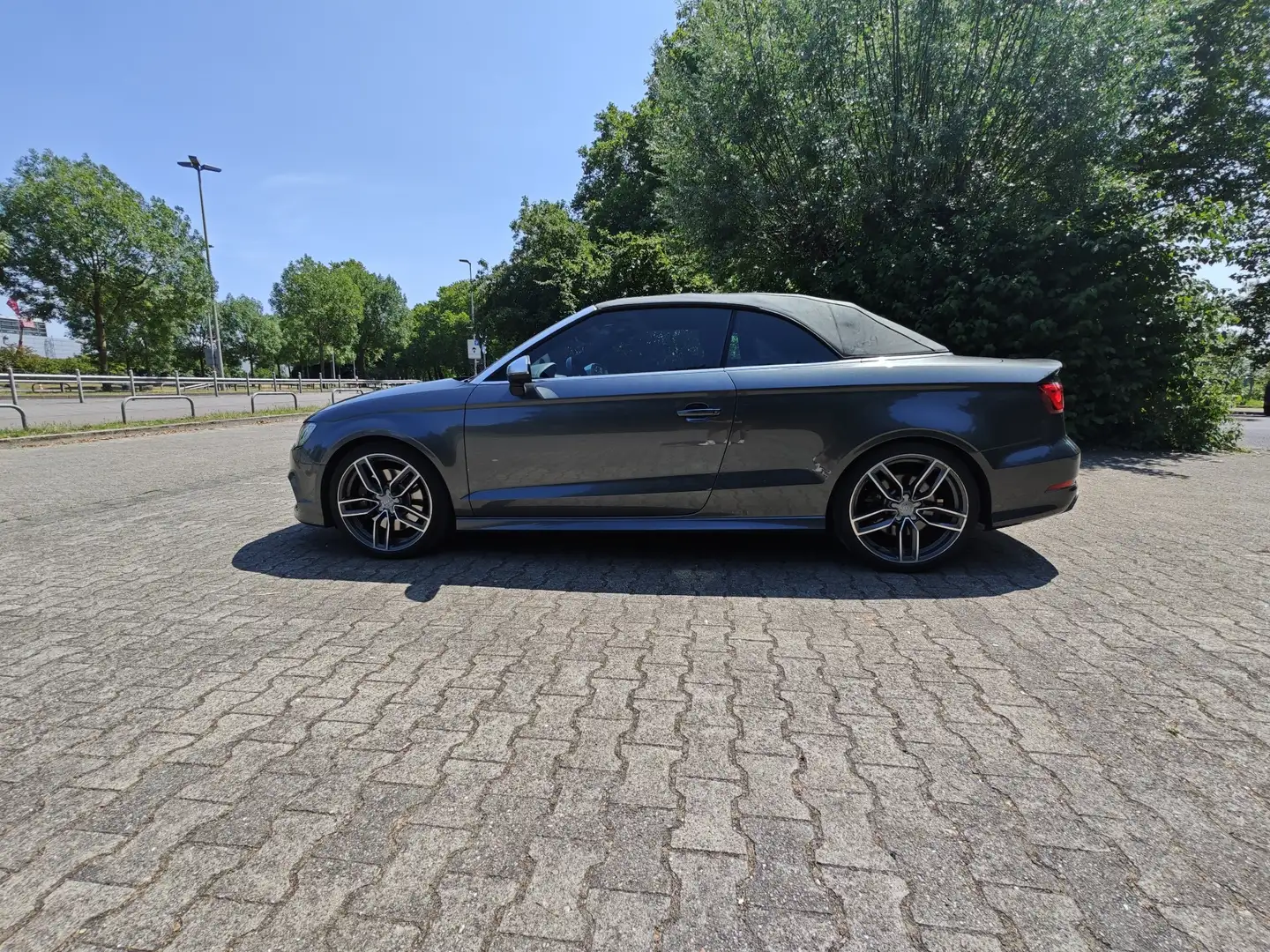 Audi S3 Cabrio S tronic Grau - 2