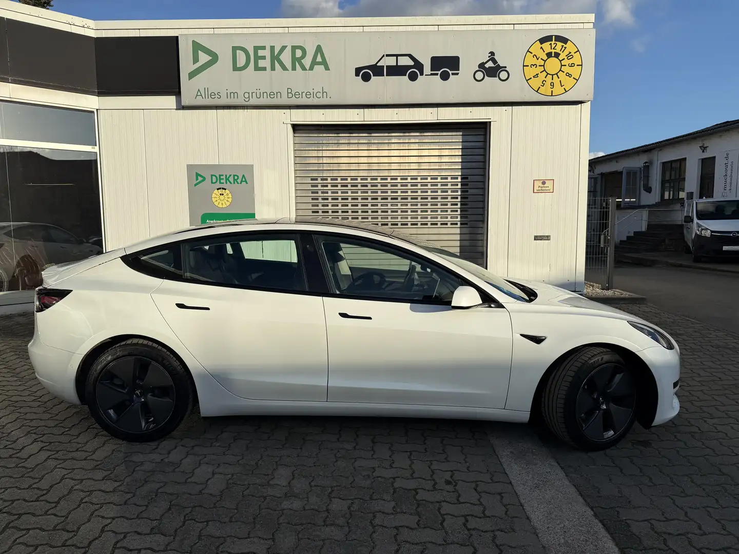 Tesla Model 3 RWD mit Klima/Navi/PDC&Kamera/Leder/Panorama/Met./ Blanco - 2