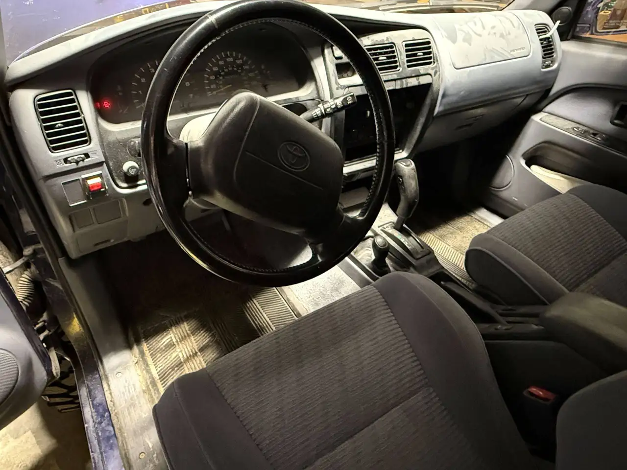 Toyota 4-Runner снимка Toyota 4-Runner