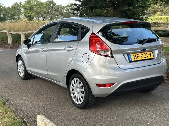 Ford Fiesta view 14