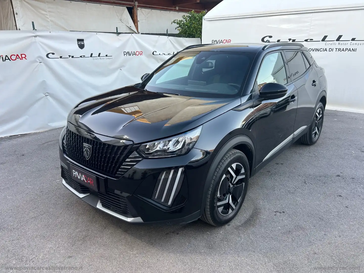 Peugeot 2008 PureTech 100 S&S Allure Schwarz - 2