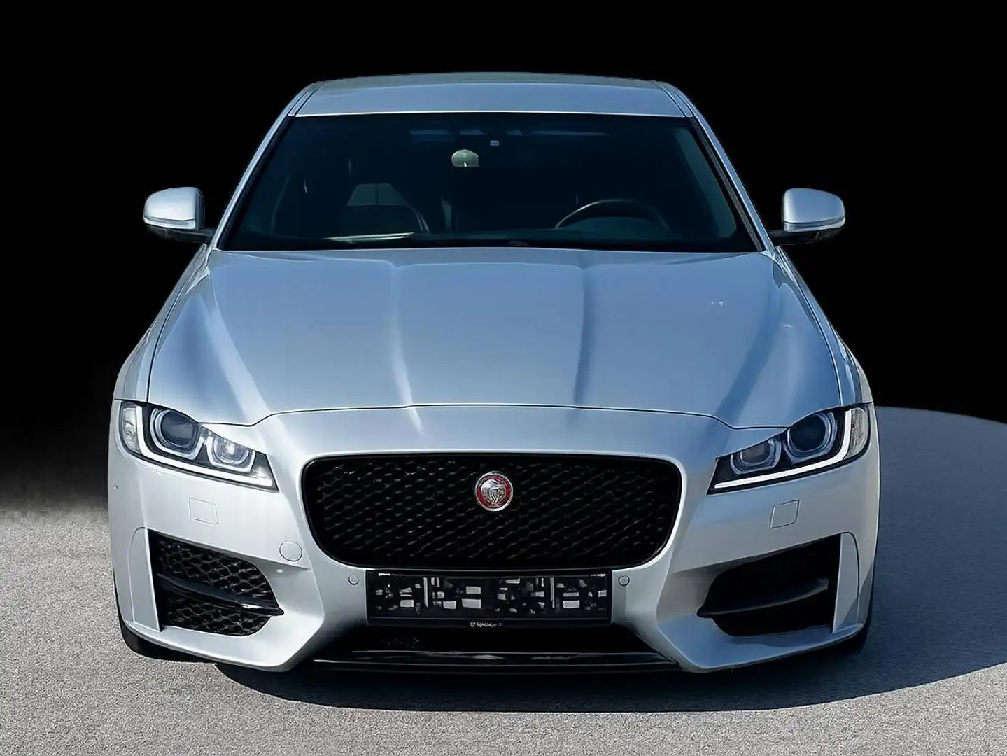 Jaguar XF XF 25d AWD R-Sport Aut. R-Sport Silber - 2