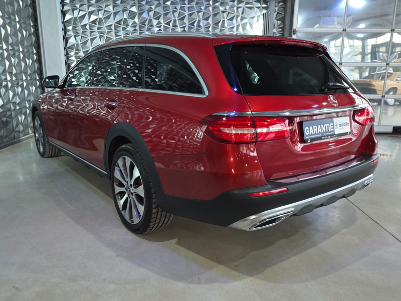 Mercedes-Benz E 220 d 4Matic All-Terrain 360° KEYLESS*1.HAND* — photo 7