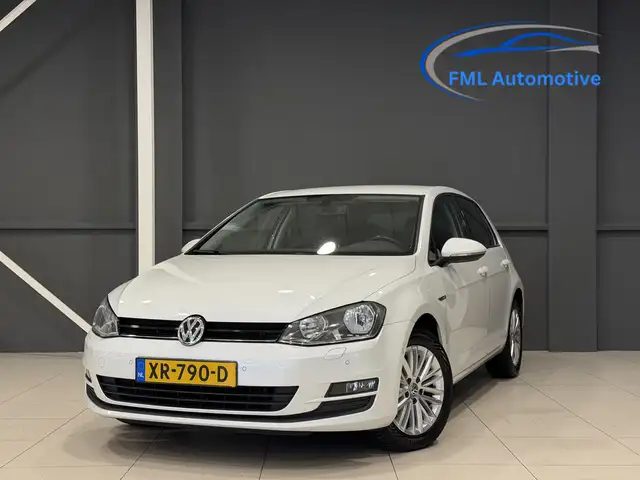 Volkswagen Golf 1.2 TSI Cup | Navigatie | All season banden | Carp