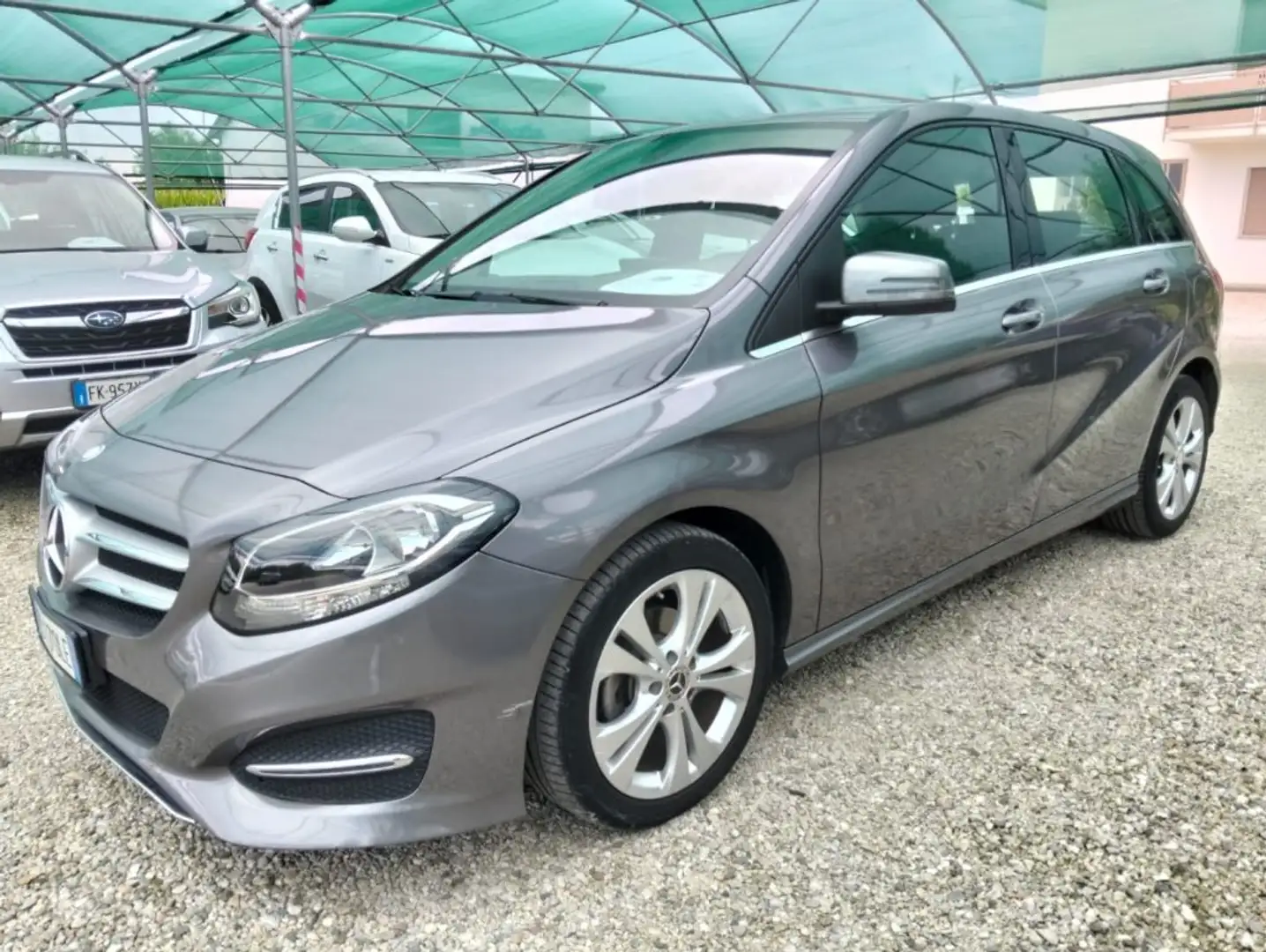 Mercedes-Benz B 180 d Sport Grijs - 1