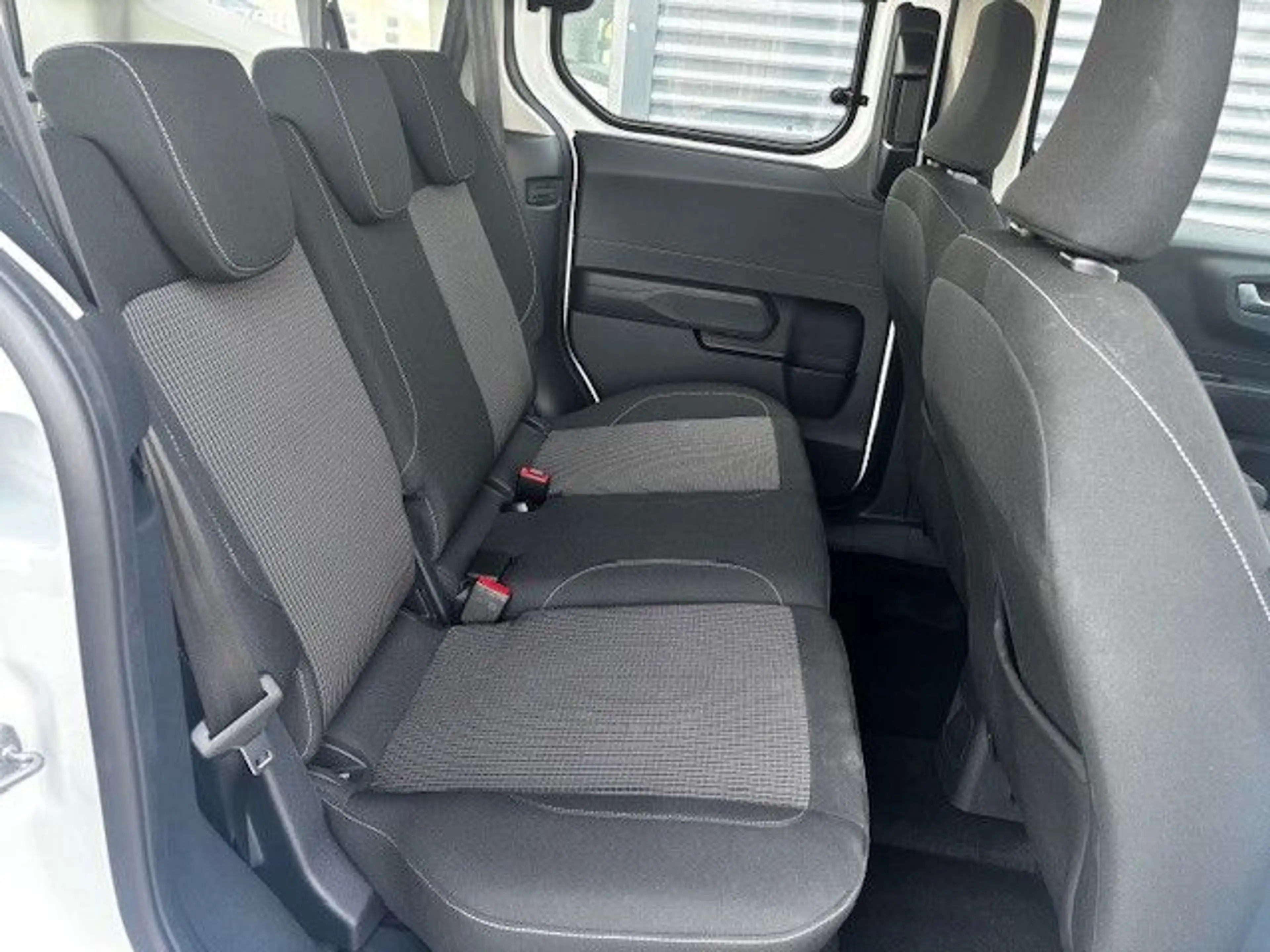 Ford Tourneo Courier Allwetter/Apple/Kamera/Virtual — photo 9