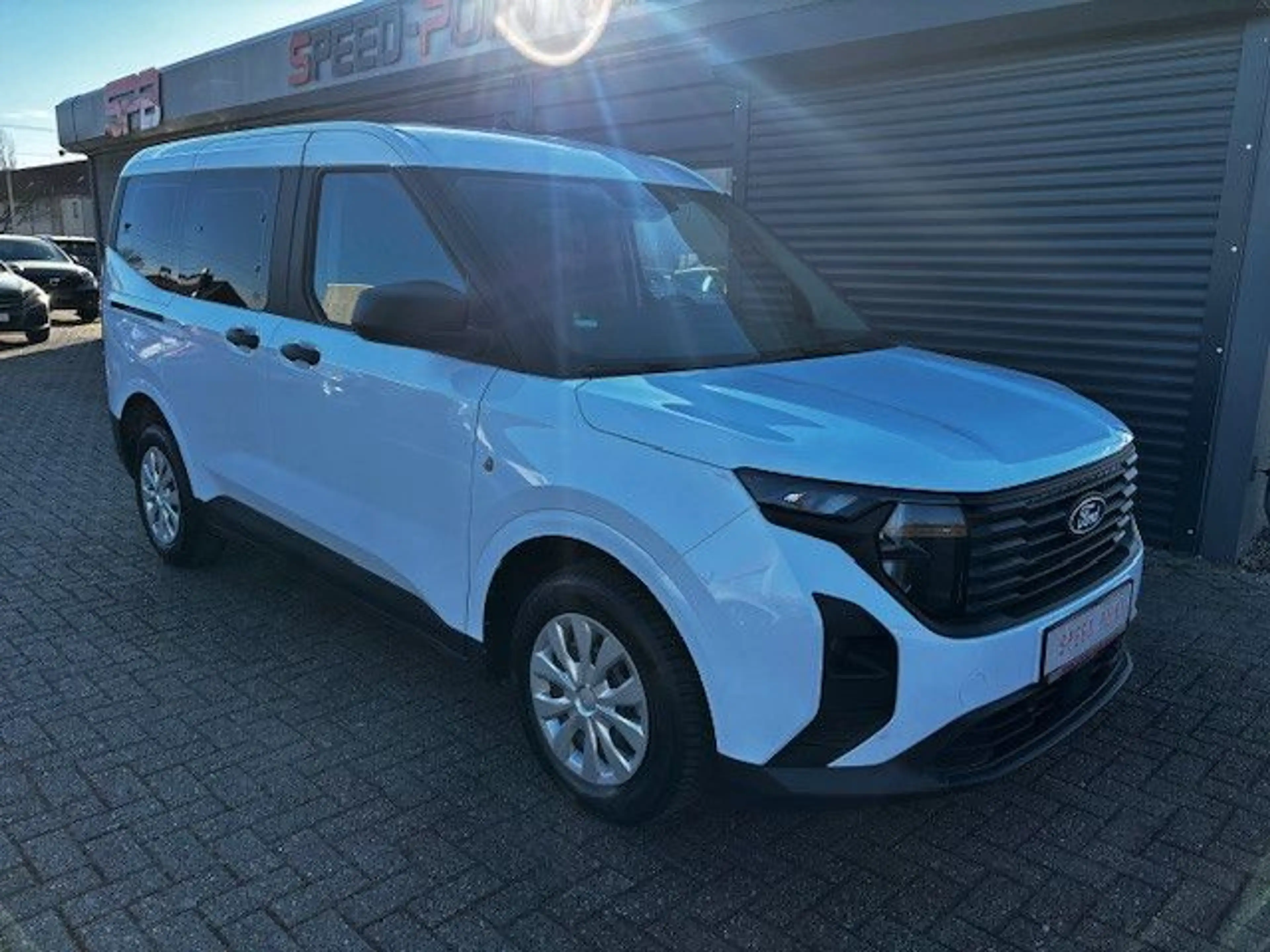 Ford Tourneo Courier Allwetter/Apple/Kamera/Virtual — photo 5
