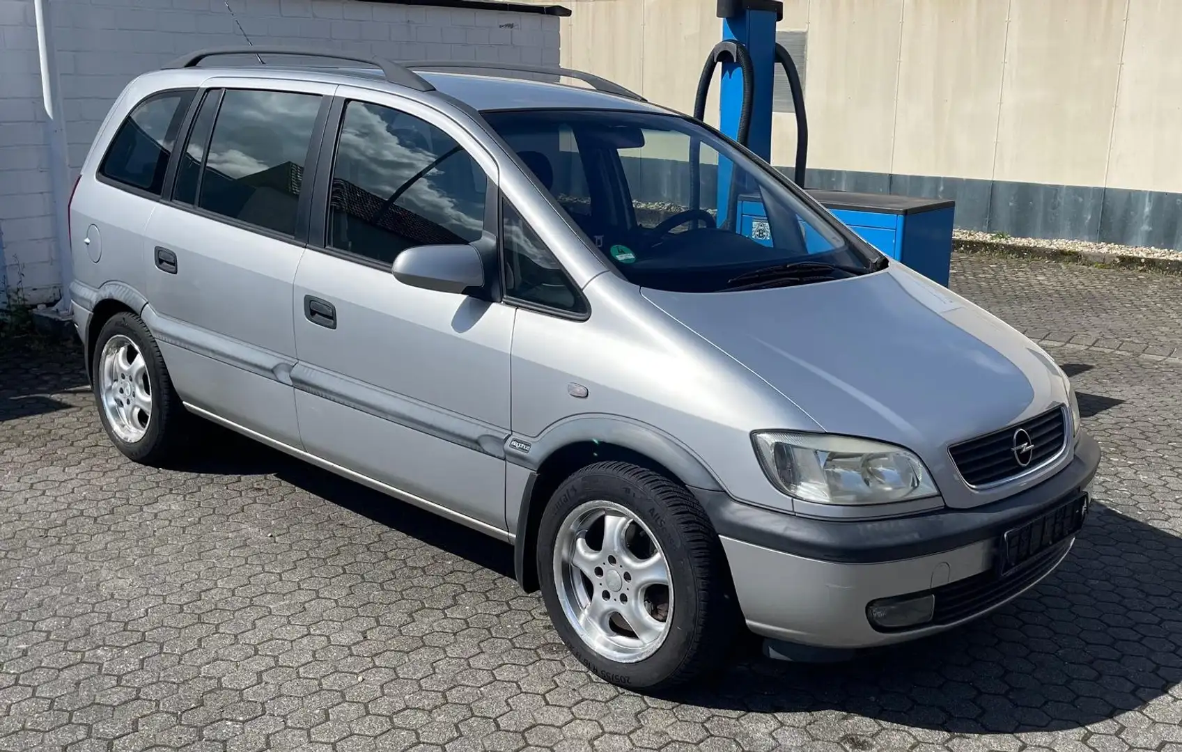 Opel Zafira Zafira 1.8 Elegance Srebrny - 1