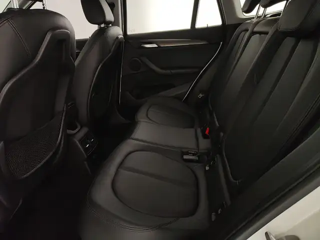 BMW X1 view 10