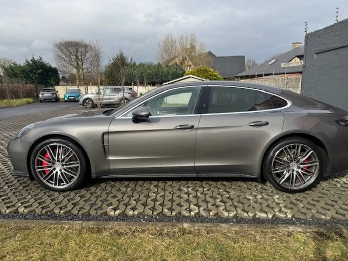 Porsche Panamera Turbo 4.0 V8 Bi-Turbo Executive PDK Grijs - 1