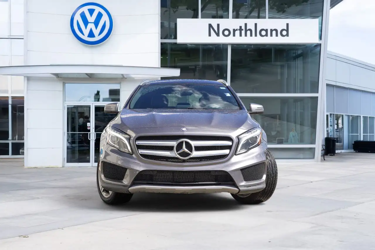 Mercedes-Benz GLA снимка Mercedes-Benz GLA