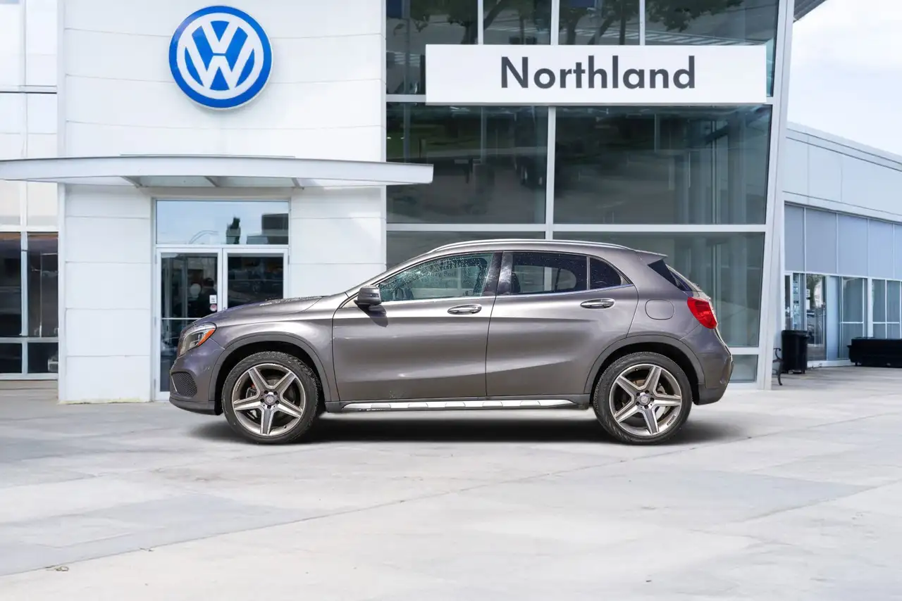 Mercedes-Benz GLA снимка Mercedes-Benz GLA
