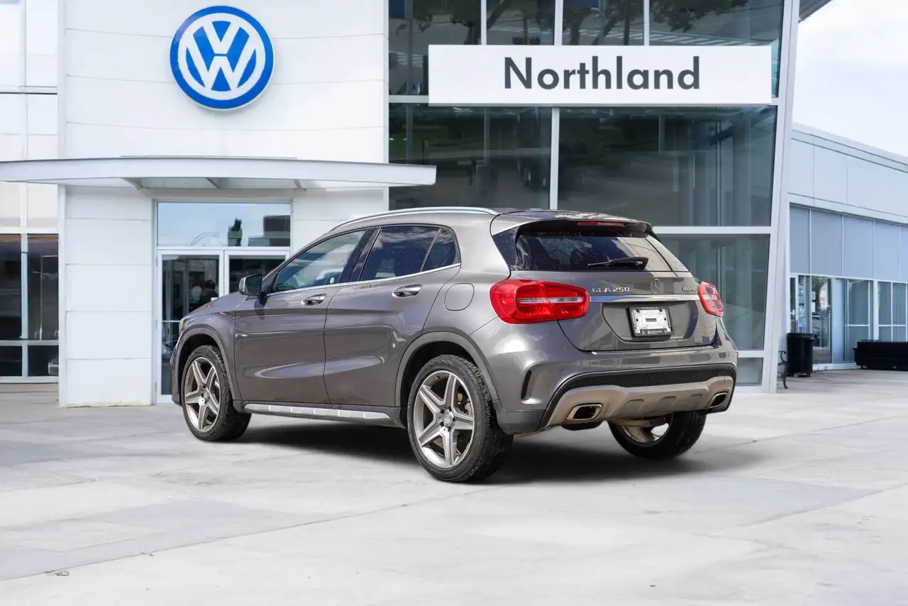 Mercedes-Benz GLA снимка Mercedes-Benz GLA