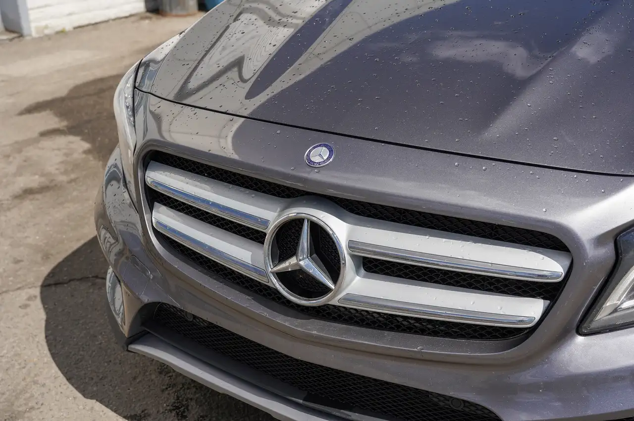 Mercedes-Benz GLA снимка Mercedes-Benz GLA