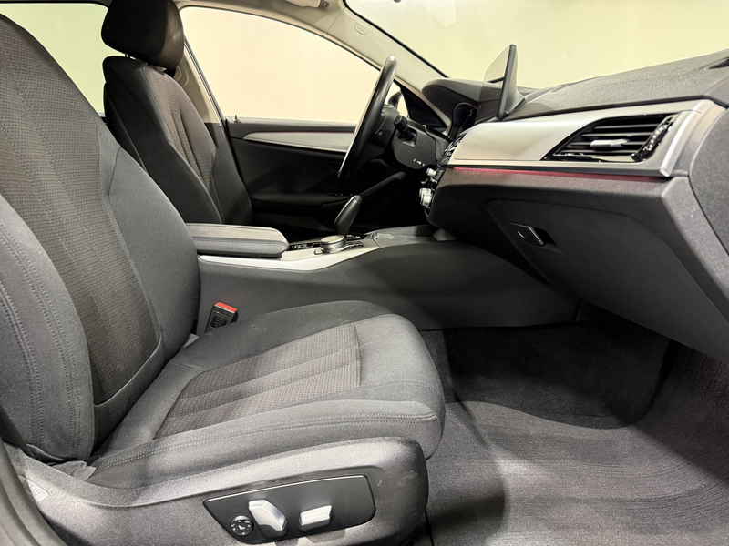 BMW 530 d Touring ACC RFK HUD HiFi ALED DAB — photo 10