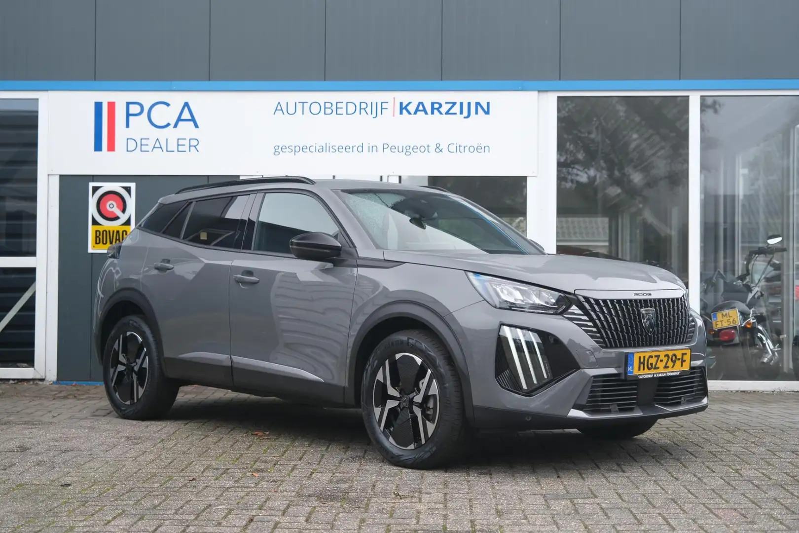 Peugeot 2008 1.2 PureTech 100 Allure Grijs - 2