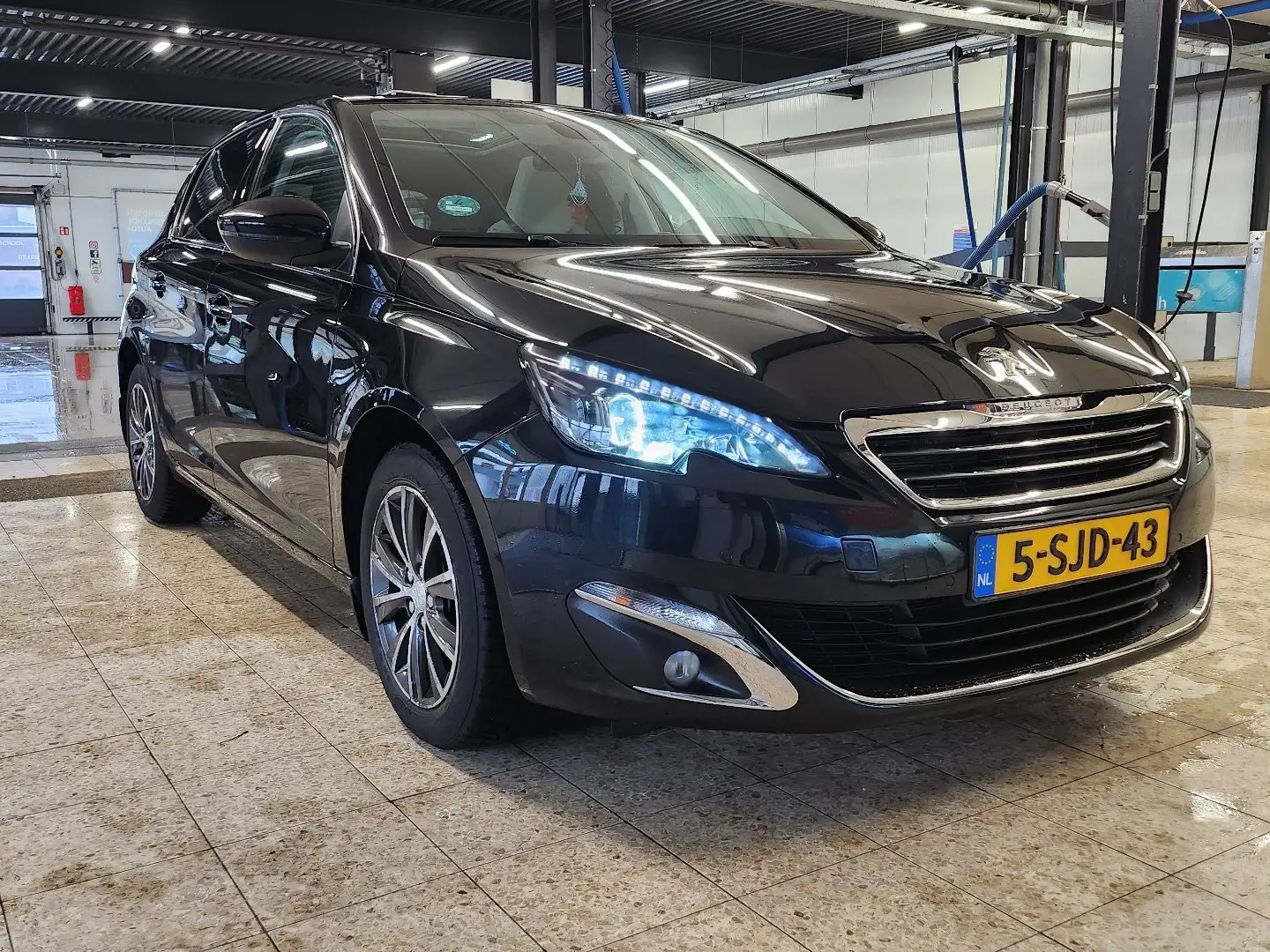 Peugeot 308 1.6 THP Première Zwart - 1