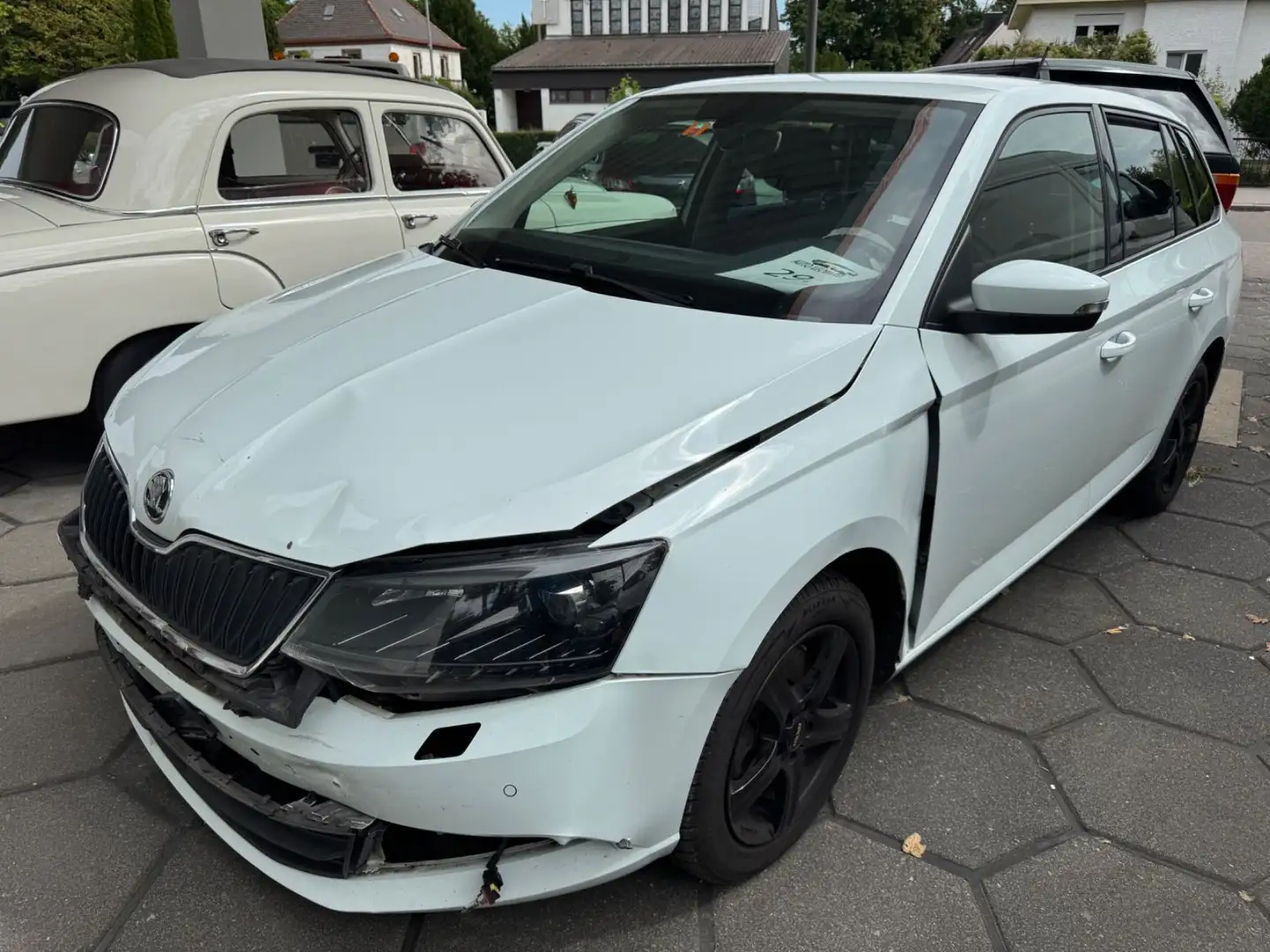 Skoda Fabia Combi Joy 1,2 l Weiß - 2