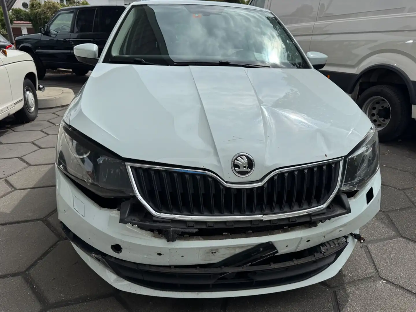 Skoda Fabia Combi Joy 1,2 l Weiß - 1