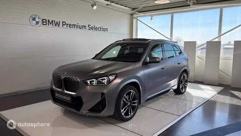 BMW Ix1